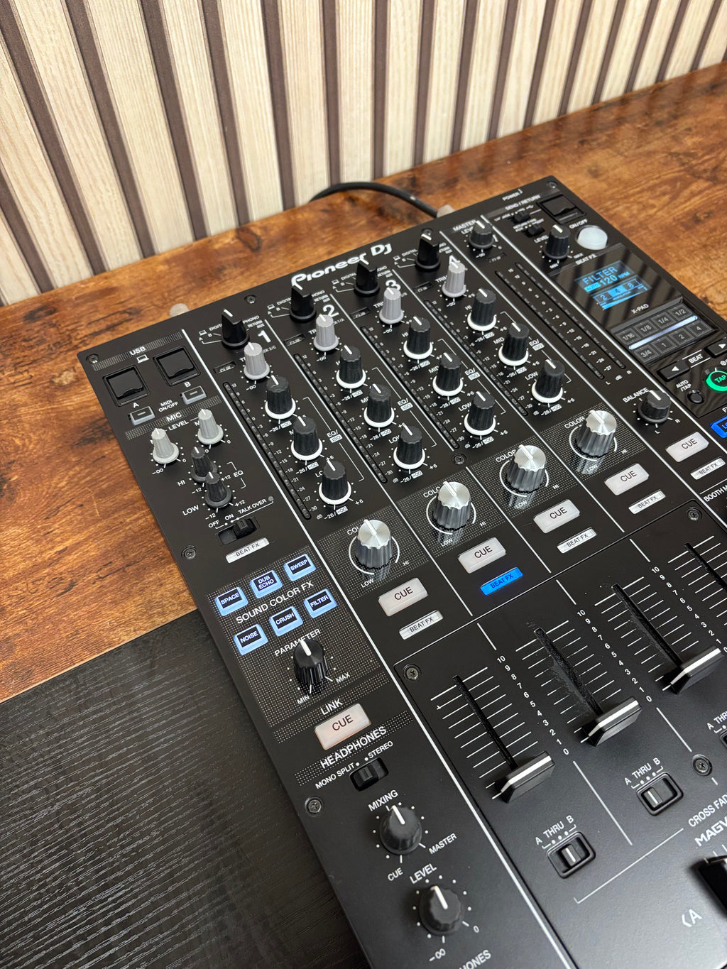 Pioneer DJM-900NXS2 4-Channel DJ Mixer