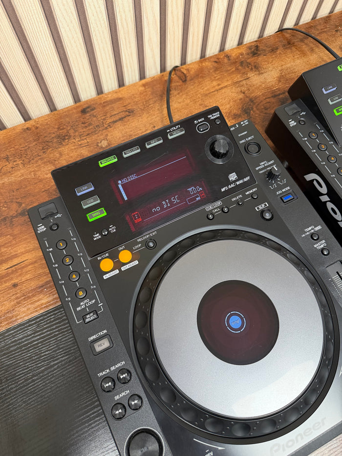 Pioneer CDJ-900 Media Player Pair