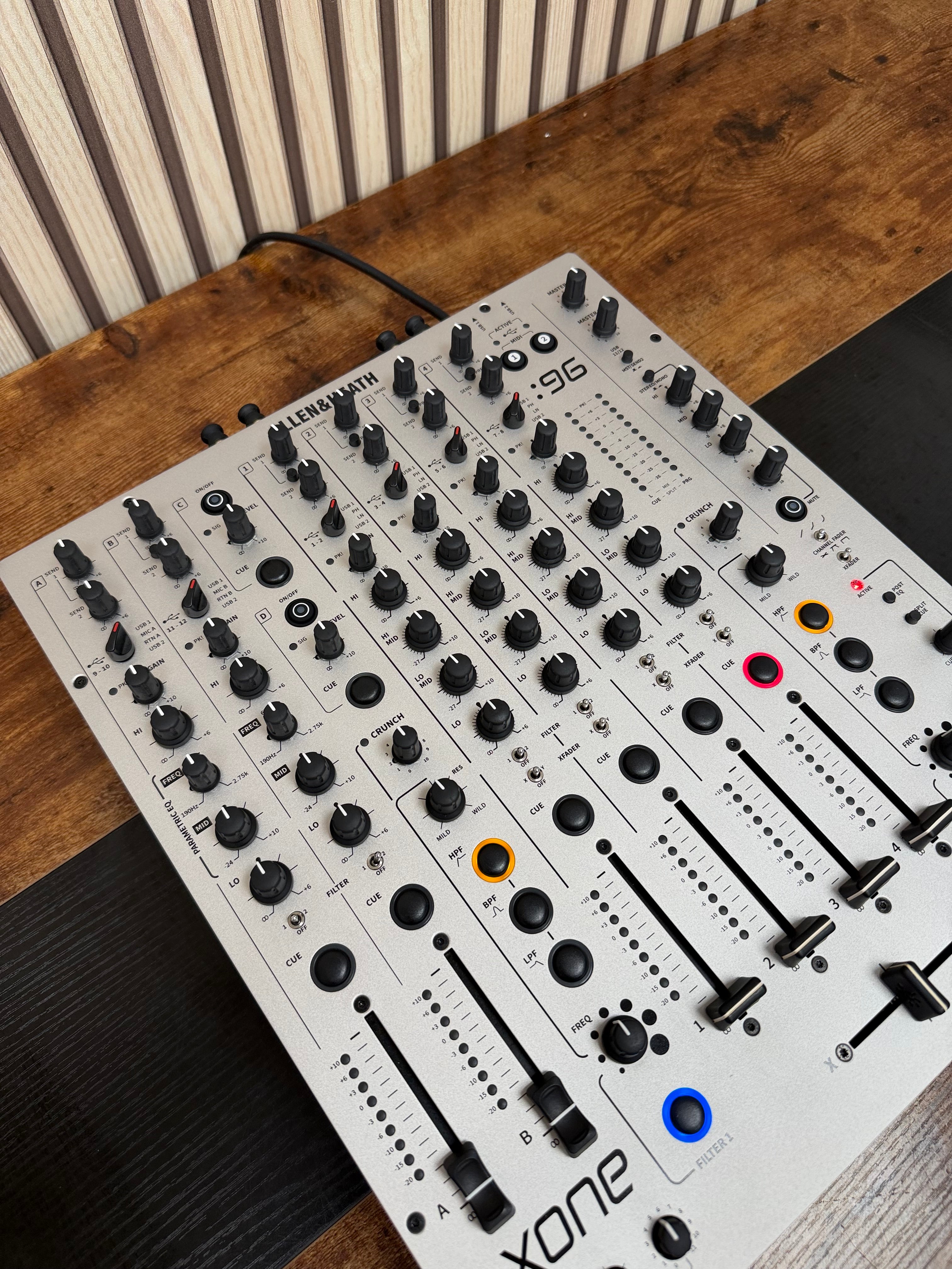 Allen & Heath Xone:96 Analogue DJ Mixer