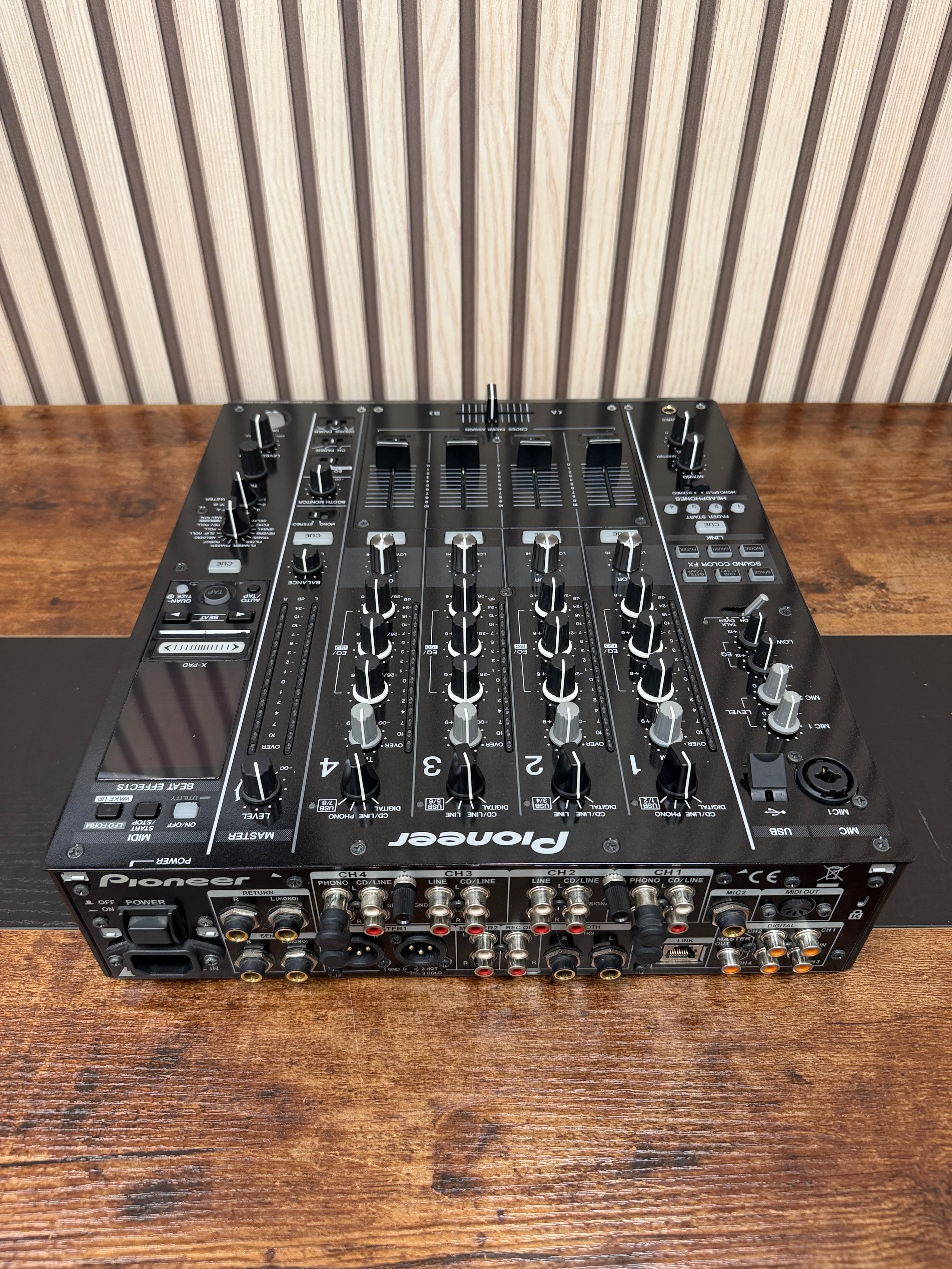 Pioneer DJM-900NXS 4-Channel DJ Mixer