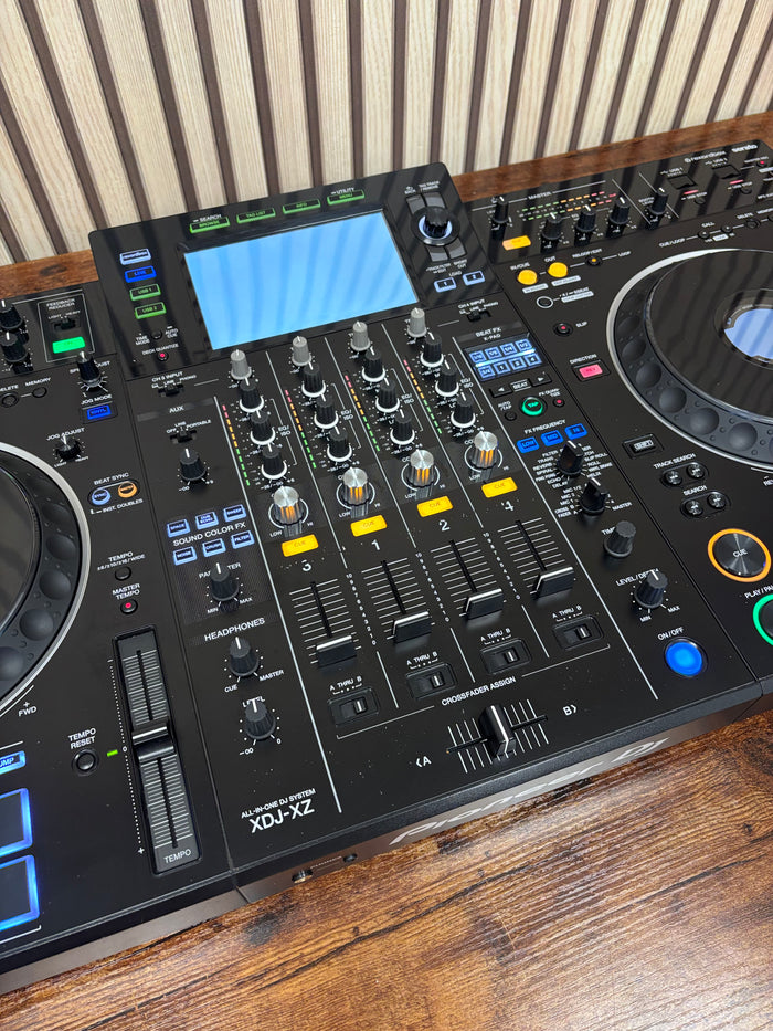 Pioneer XDJ-XZ 4-Channel Standalone DJ Controller