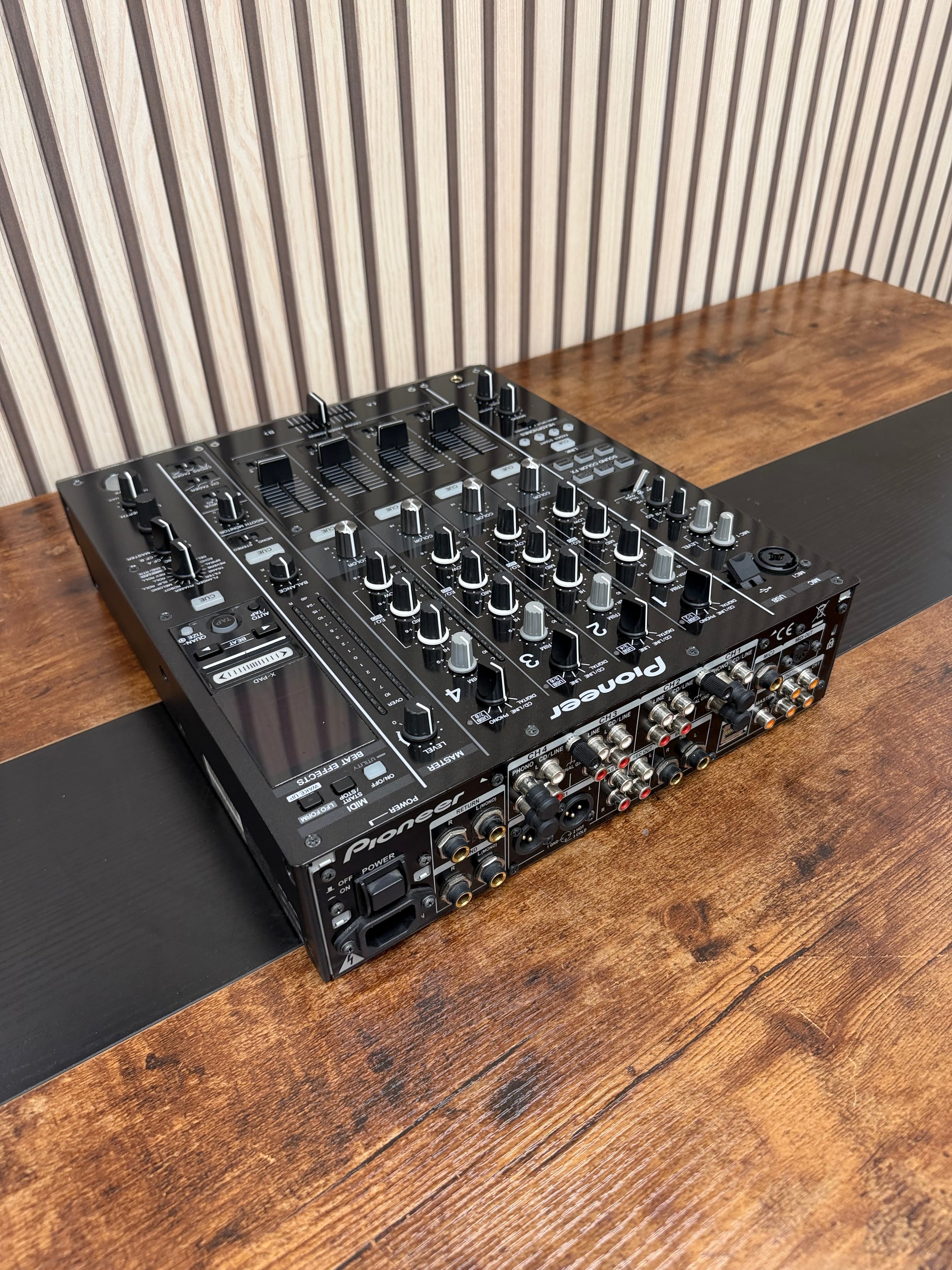 Pioneer DJM-900NXS 4-Channel DJ Mixer