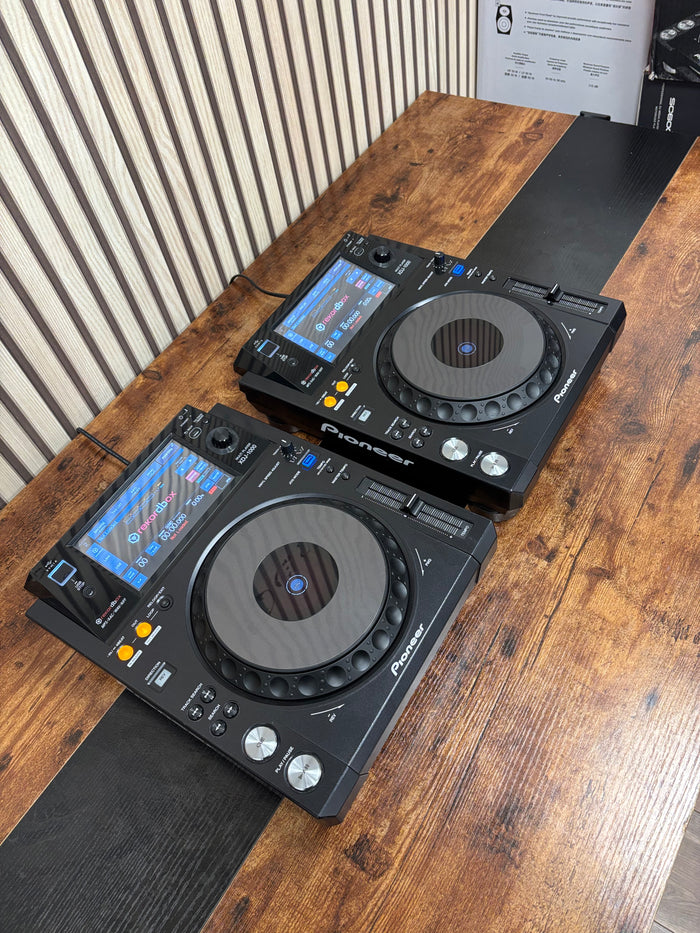 Pioneer XDJ-1000MK1 Digital Turntable Pair