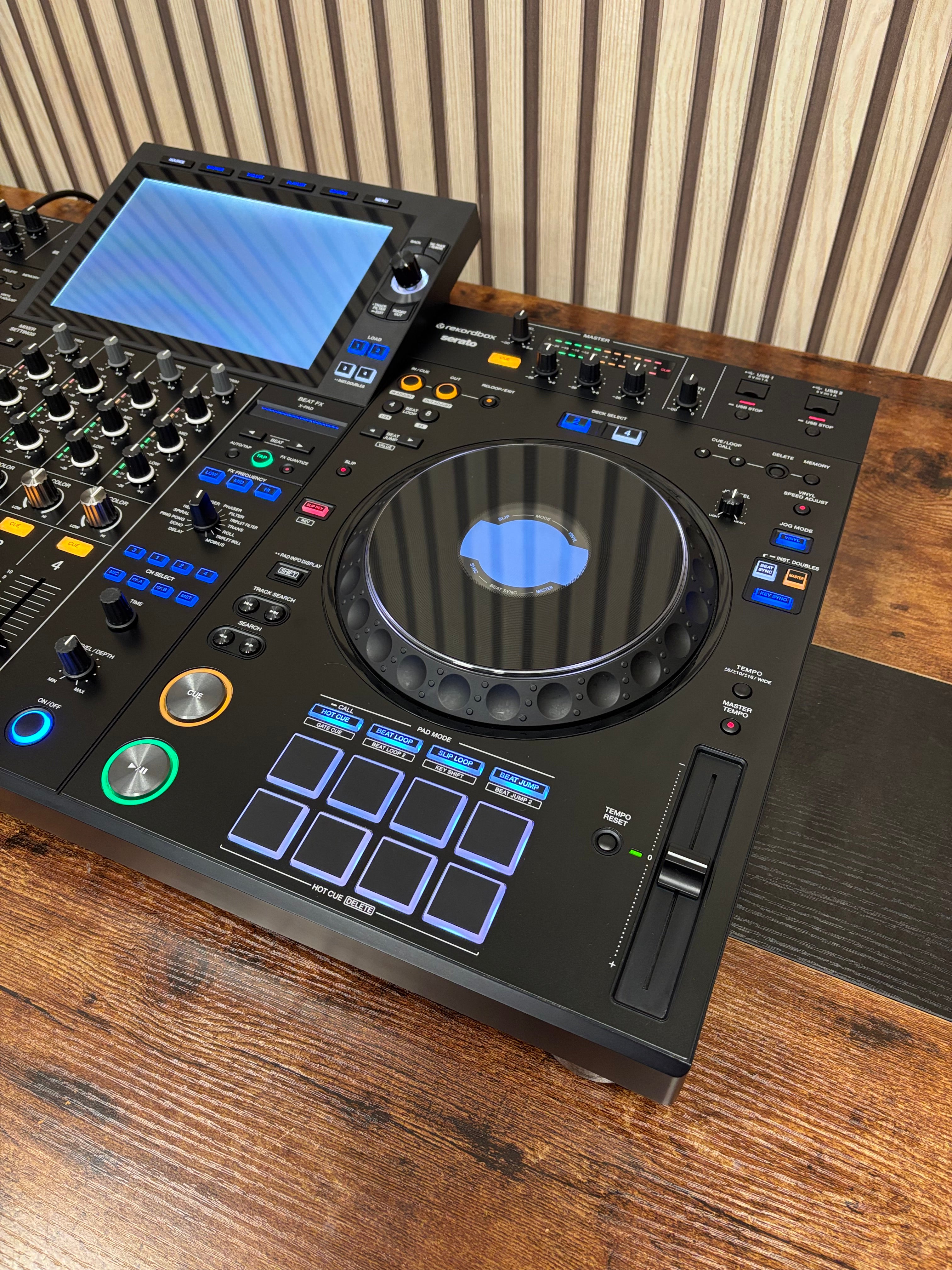AlphaTheta XDJ-AZ