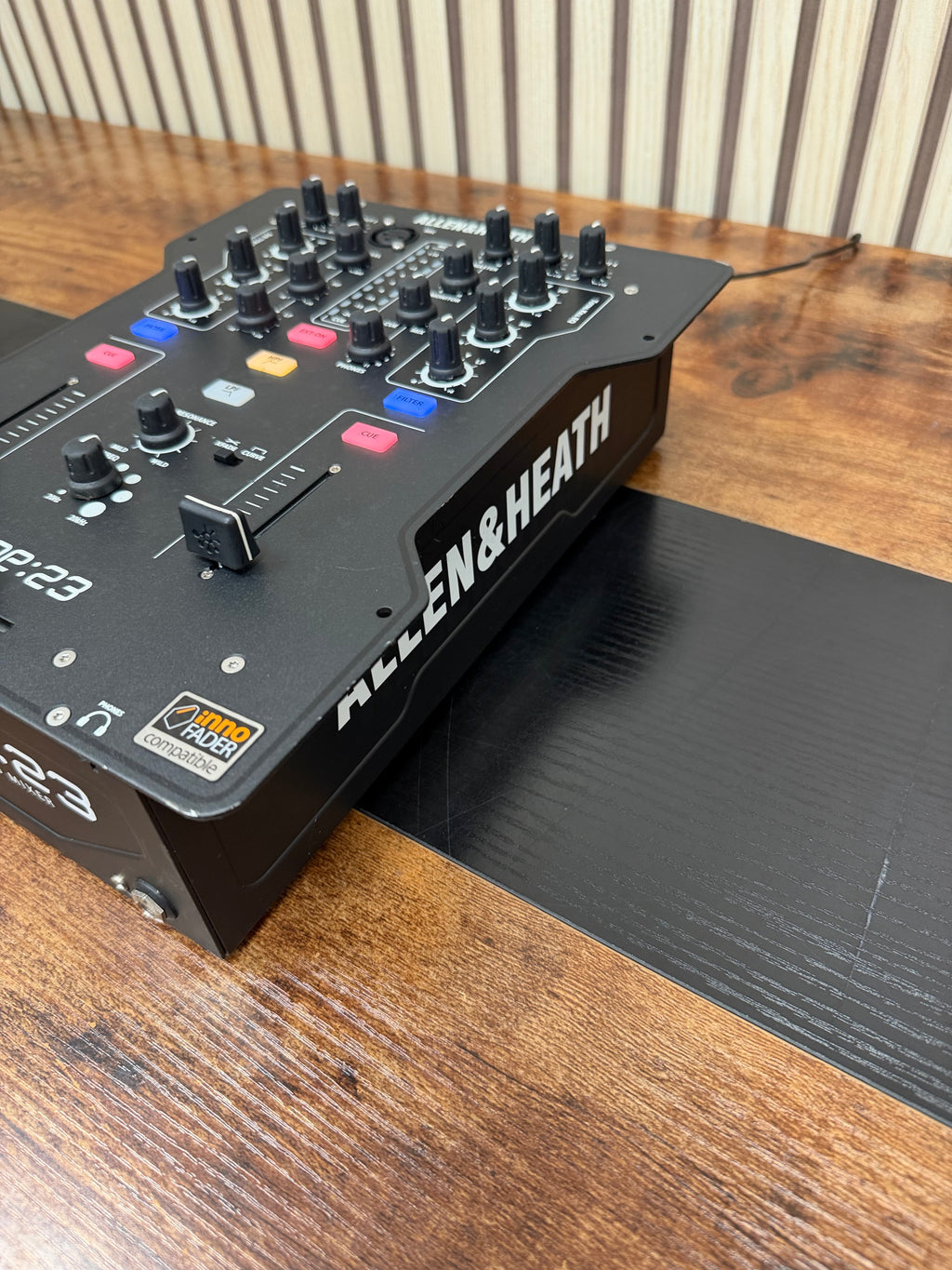 Allen & Heath Xone:23 Analogue DJ Mixer