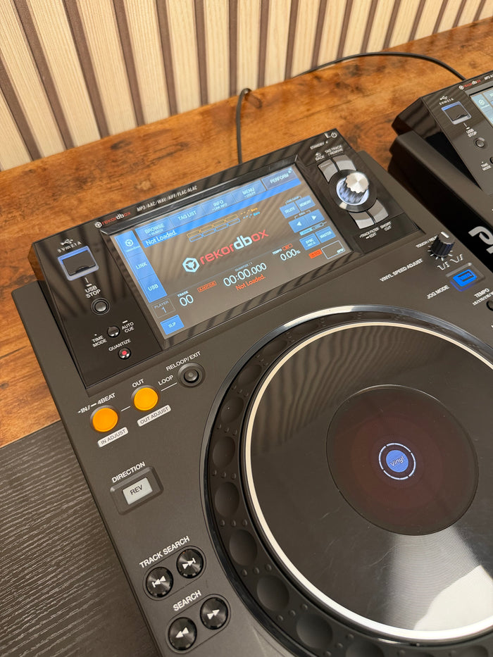 Pioneer DJ XDJ-1000MK2 Digital Turntable Pair