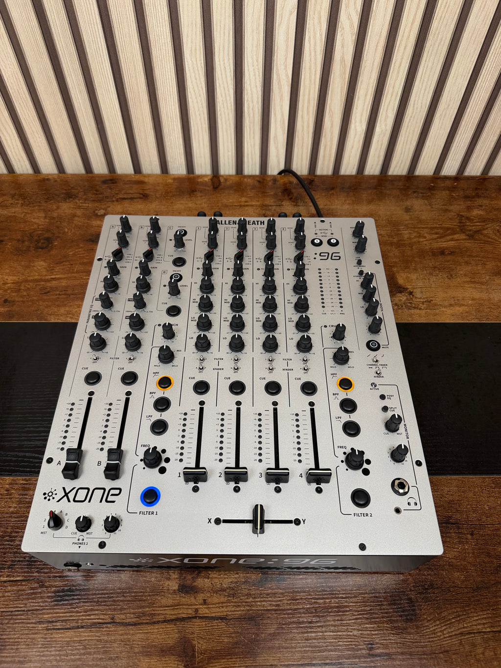 Allen & Heath Xone:96 Analogue DJ Mixer