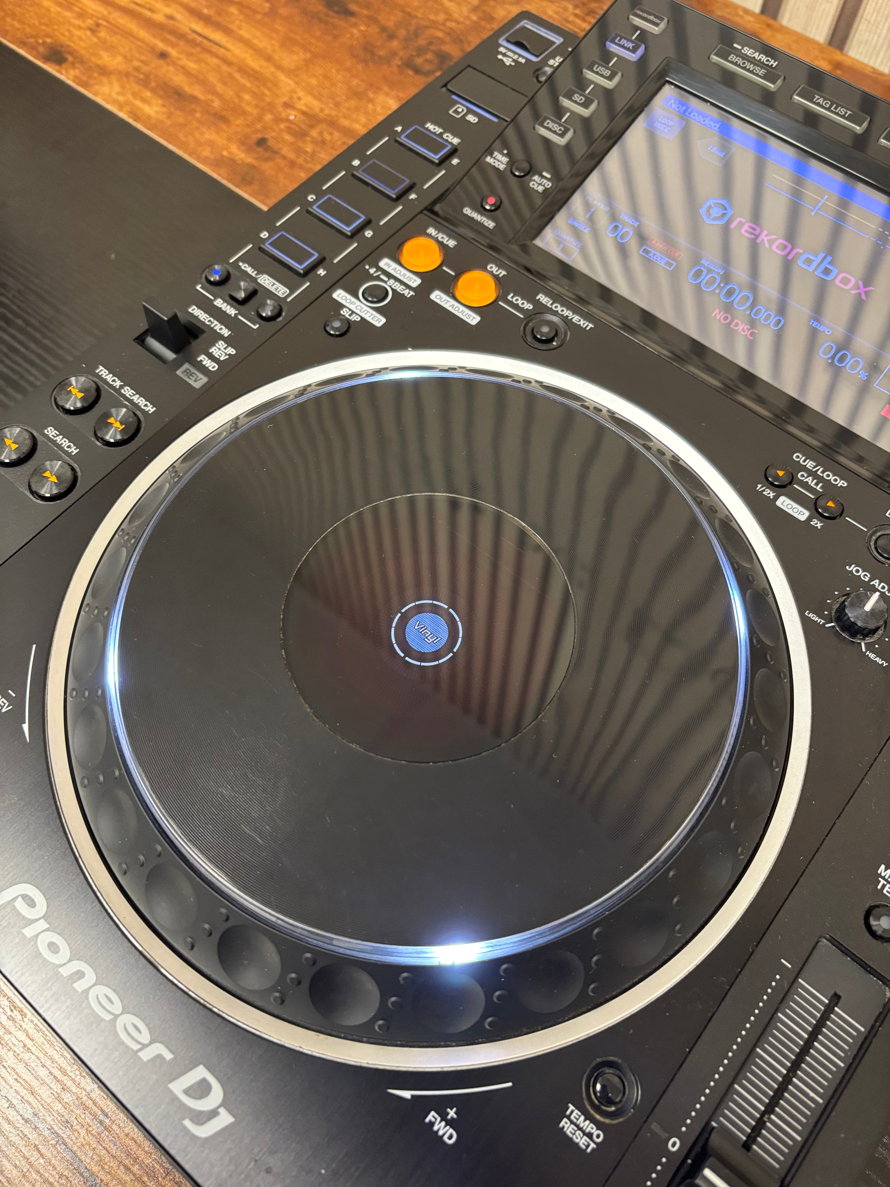 Pioneer CDJ-2000NXS2 Pro DJ Turntable
