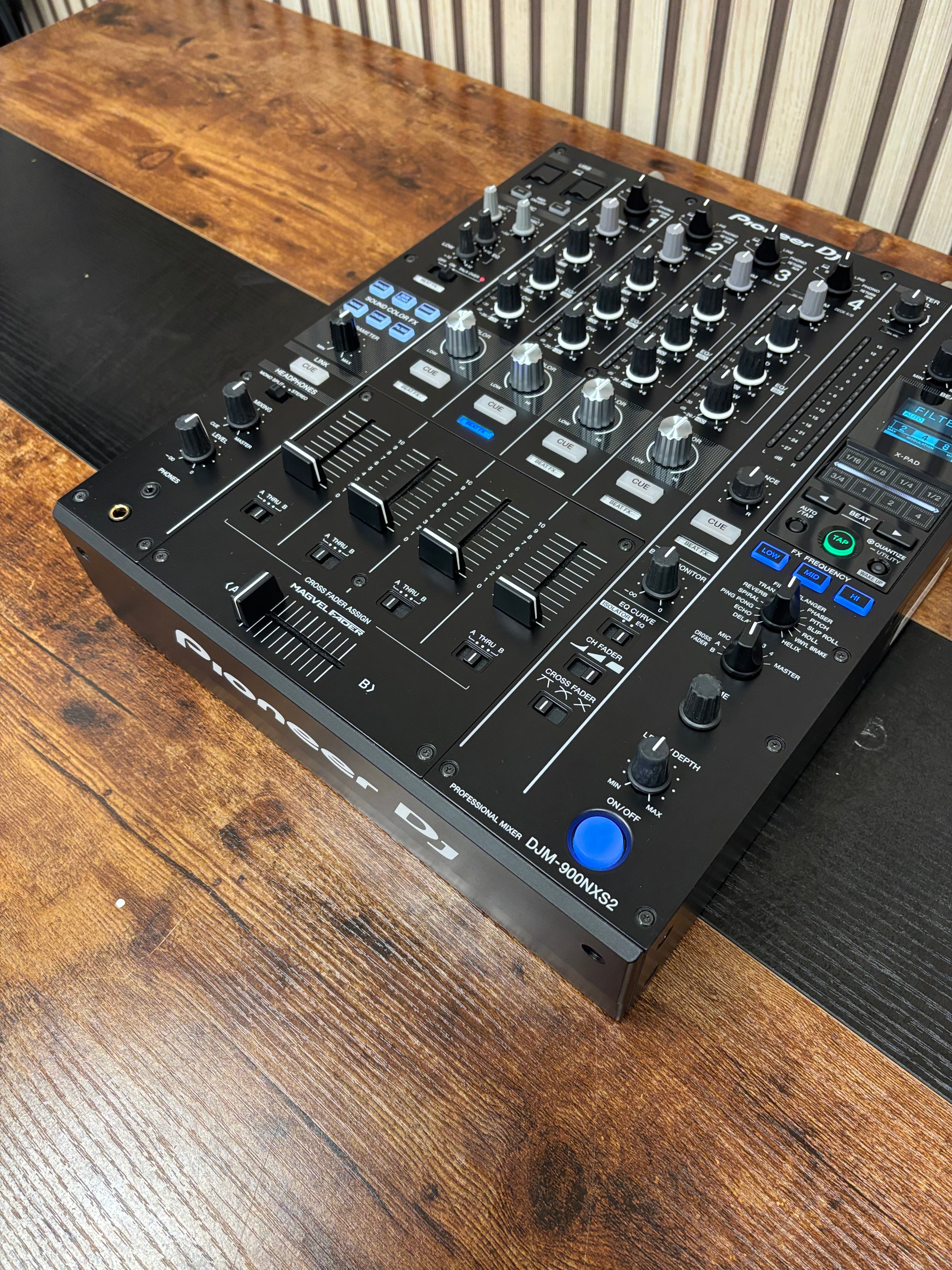 Pioneer DJM-900NXS2 4-Channel DJ Mixer